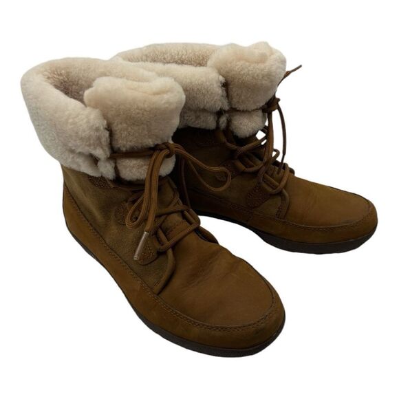 UGG alpine shearling waterproof lace up boot size 8 - Picture 2 of 7